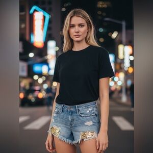 Adorable Abercrombie and Fitch gold sequin short shorts​​​